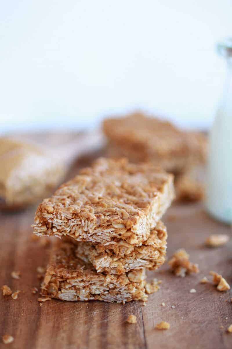Crunchy Oatmeal Peanut Butter Oats 'n Honey Bars | https://body-metrics.site/