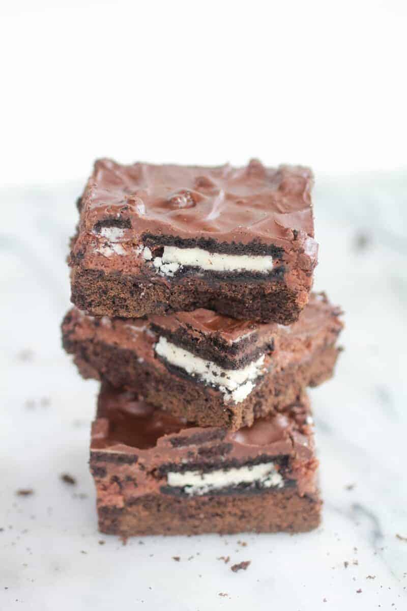 Gooey Chocolate Oreo Crunch Butter Cake-10