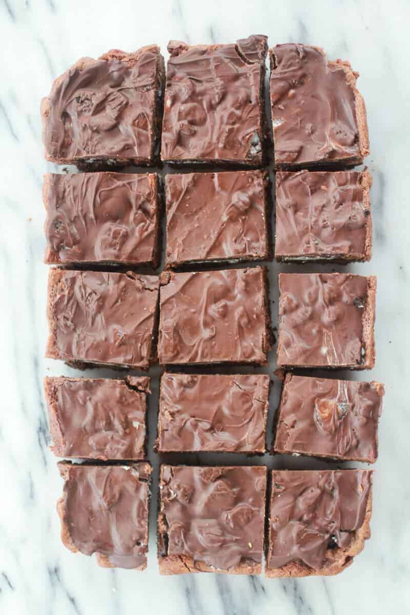 Gooey Chocolate Oreo Crunch Butter Cake-9