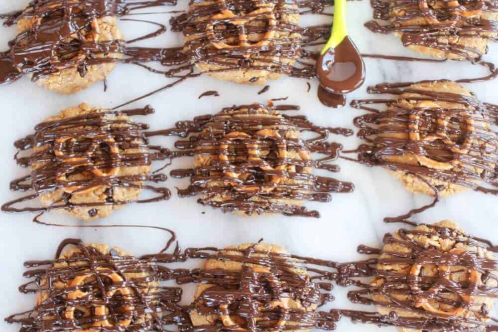 Ridiculously Easy No-Bake Peanut Butter Pretzel Cookies-5