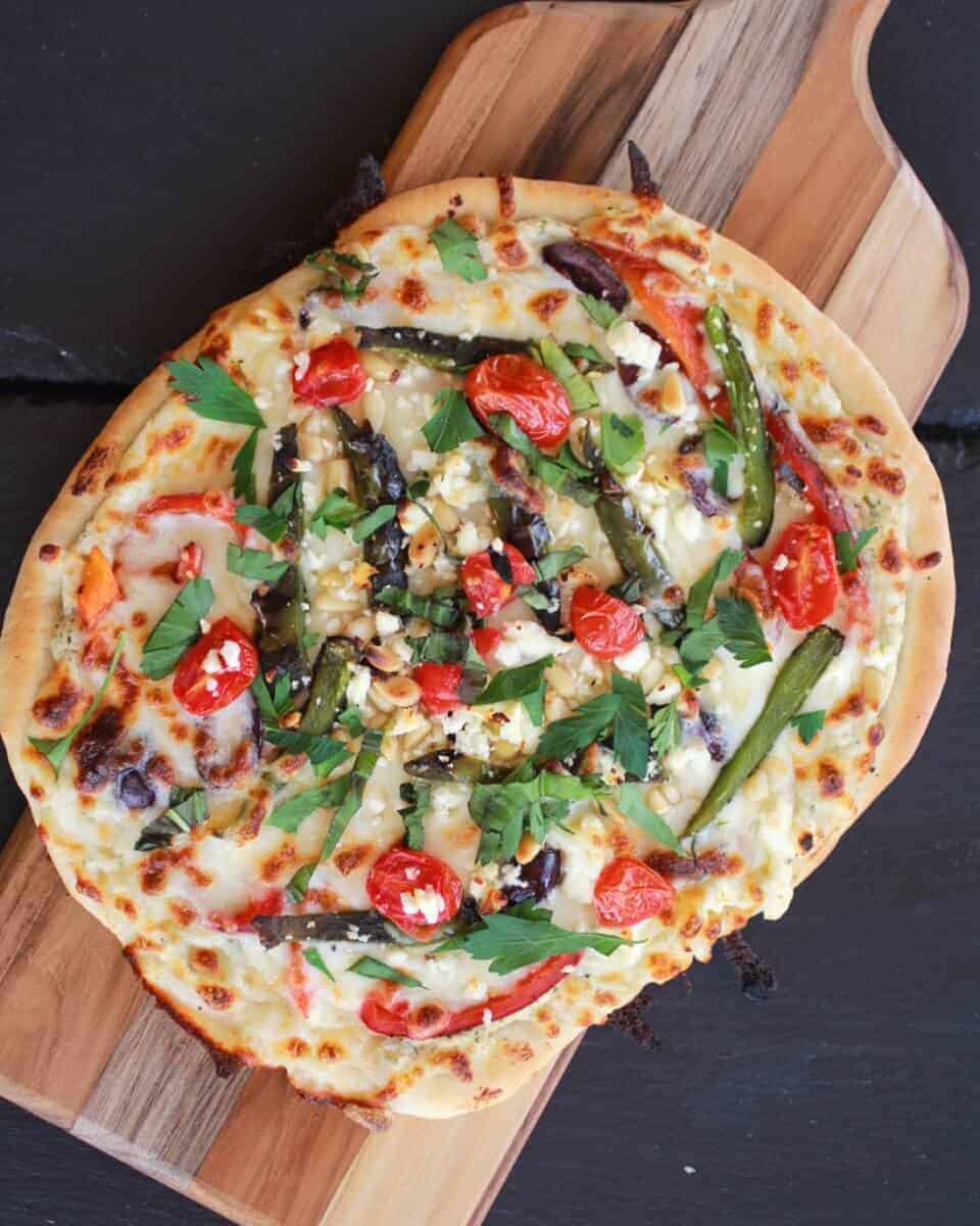 Whipped Feta and Roasted Jalapeño Greek Pizza https://body-metrics.site/