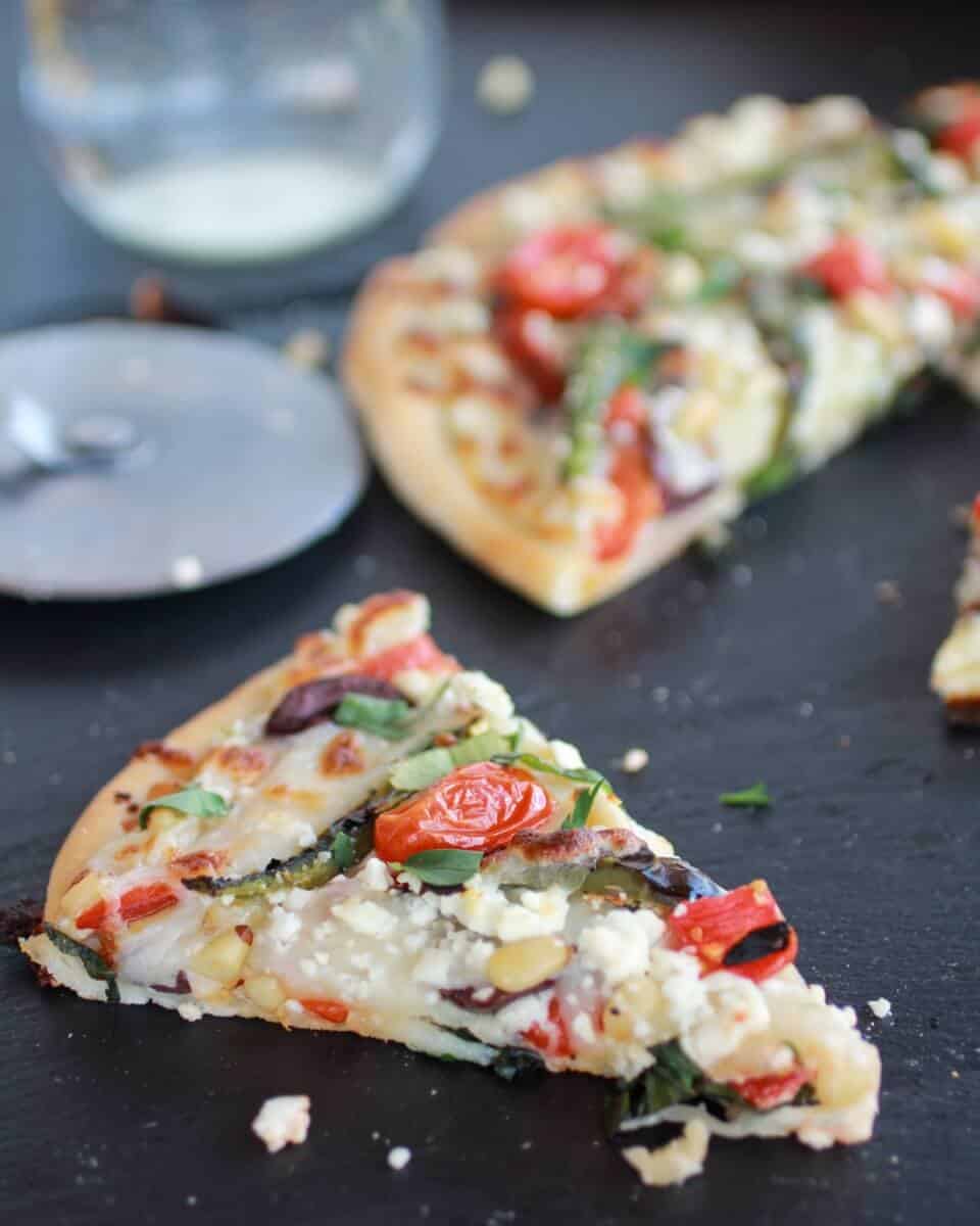 Whipped Feta and Roasted Jalapeño Greek Pizza https://body-metrics.site/