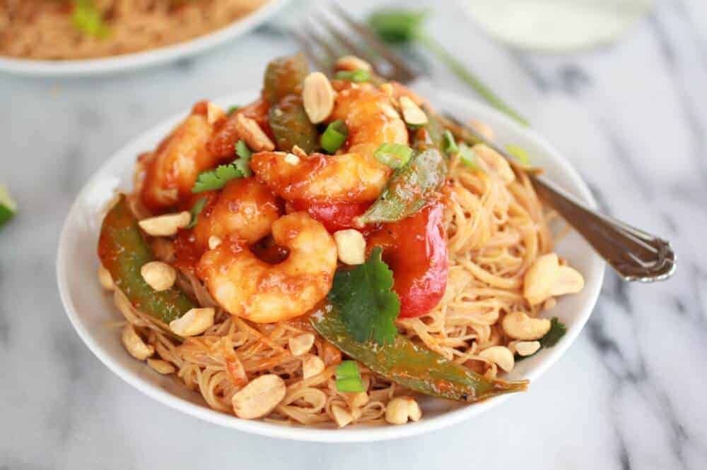 Sweet Thai Shrimp Curry with Peanut Noodles | https://body-metrics.site/