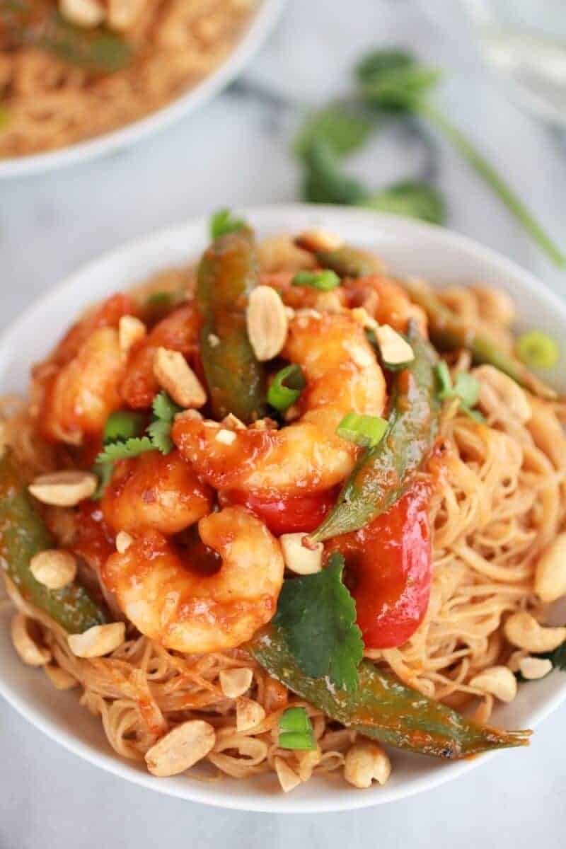 Sweet Thai Shrimp Curry with Peanut Noodles | https://body-metrics.site/