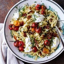 Garlic and Herb Roasted Cherry Tomato Carbonara w-Crispy Prosciutto + Burrata | halfbakedharvest.com @hbharvest