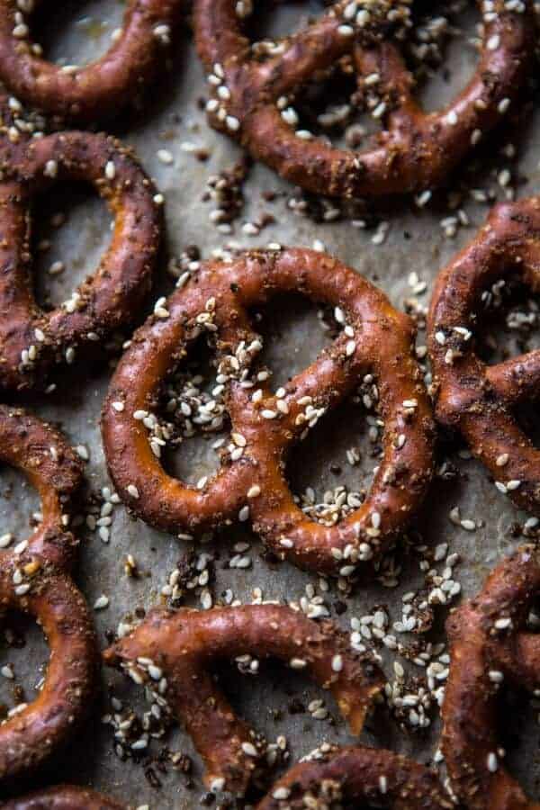 Honey Baked Brie with Seasoned Pretzels (EASY CHRISTMAS APPETIZER) | halfbakedharvest.com @hbharvest