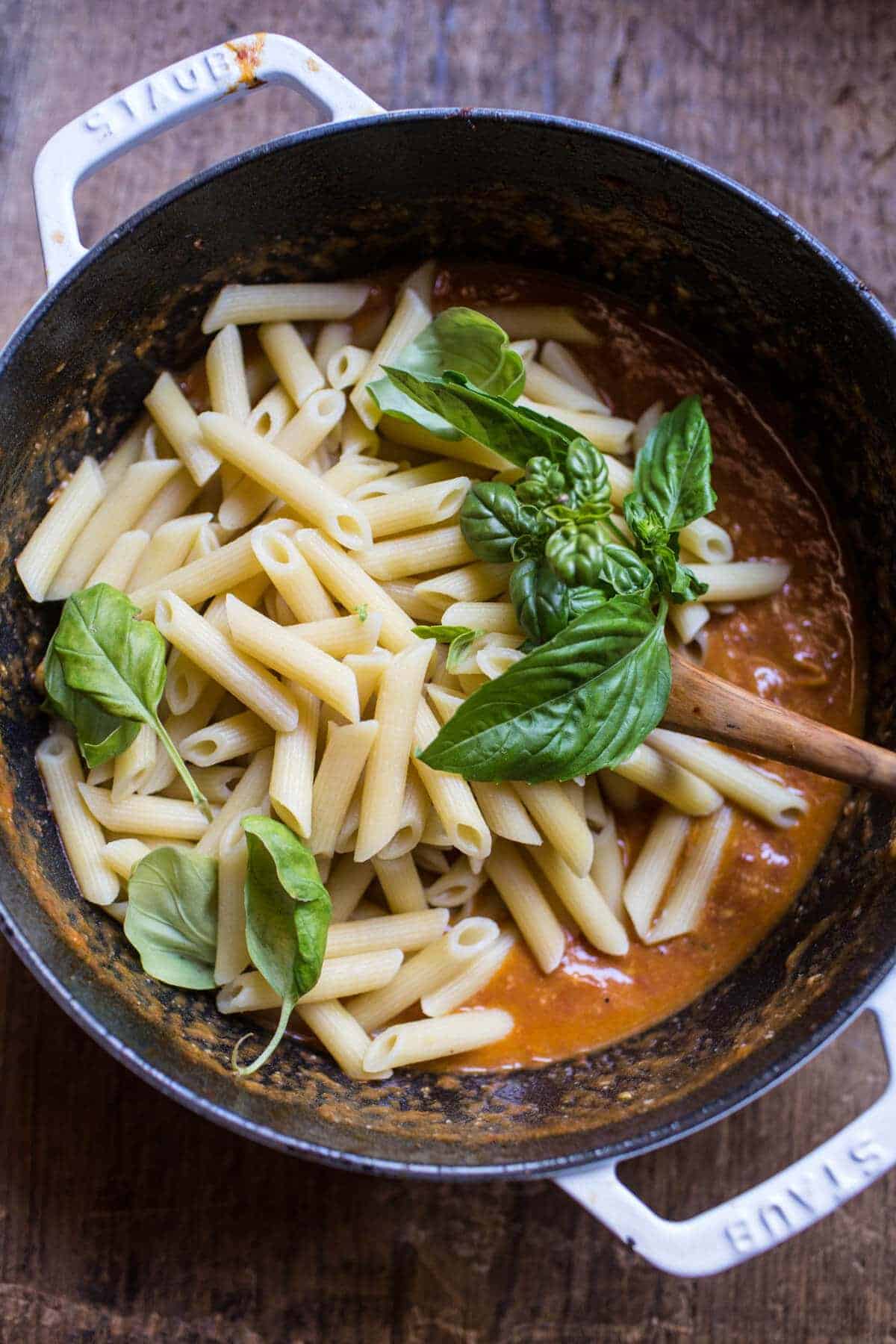 Heirloom Tomato Pomodoro Penne Pasta | halfbakedharvest.com @hbharvest