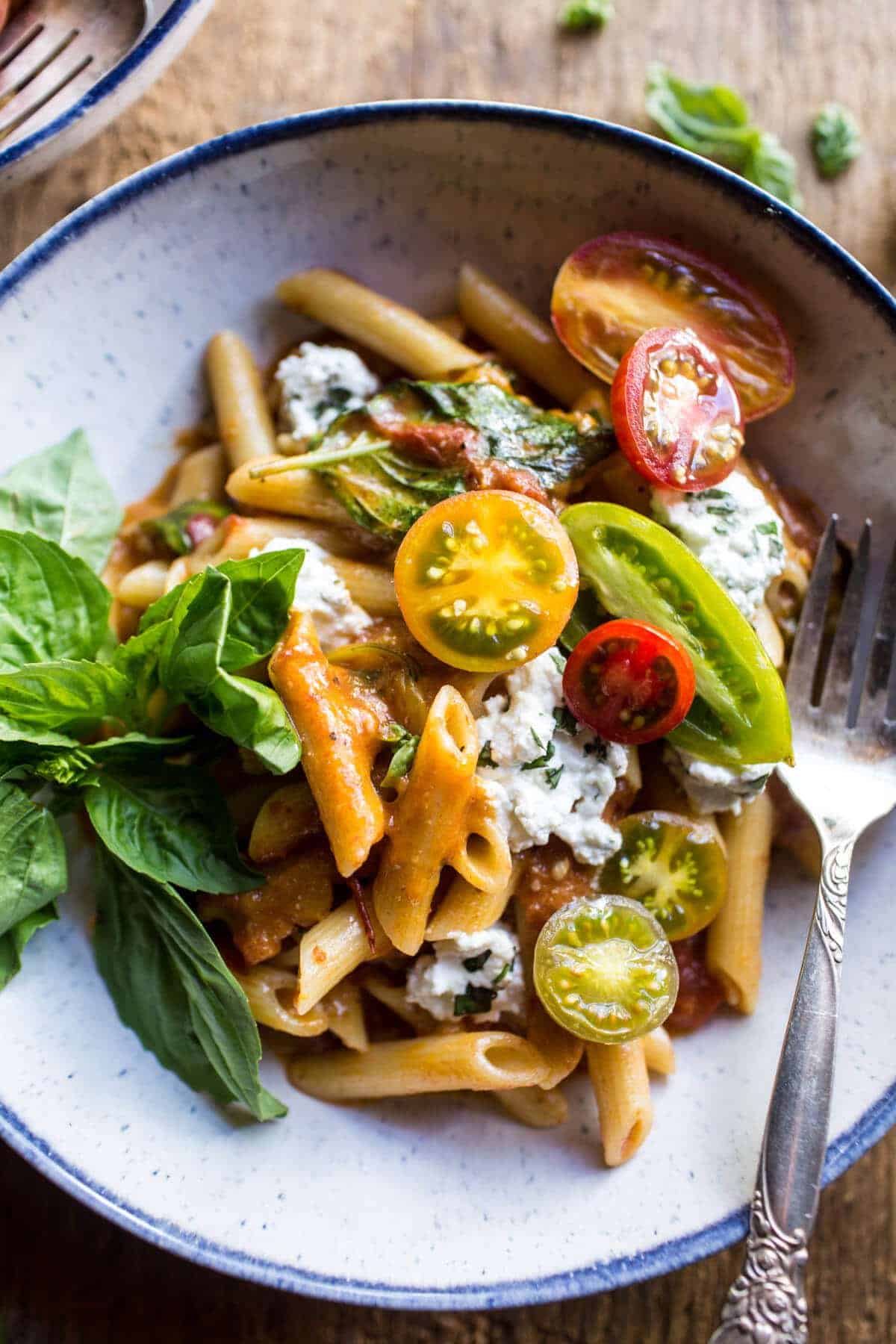 Heirloom Tomato Pomodoro Penne Pasta | halfbakedharvest.com @hbharvest