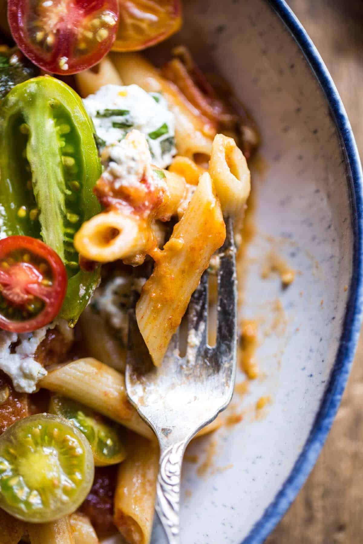 Heirloom Tomato Pomodoro Penne Pasta | halfbakedharvest.com @hbharvest