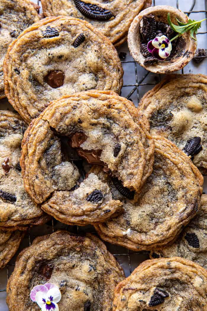 Cookies n' Cream Chocolate Chip Cookies | halfbakedharvest.com