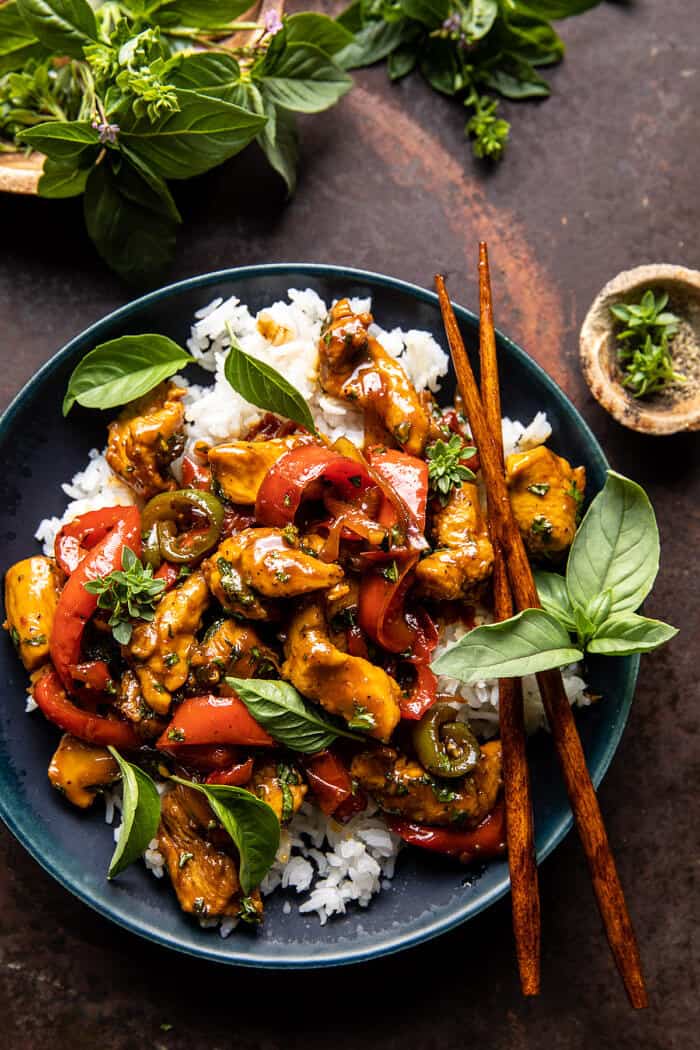 25 Minute Black Pepper Jalapeño Basil Chicken Stir Fry | halfbakedharvest.com