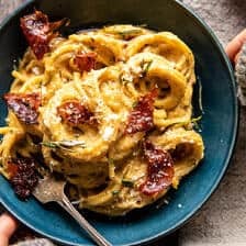Creamy Roasted Garlic Butternut Squash Pasta | halfbakedhavrest.com
