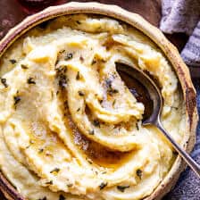 Make Ahead Roasted Garlic Mashed Potatoes | halfbkaedharvest.com
