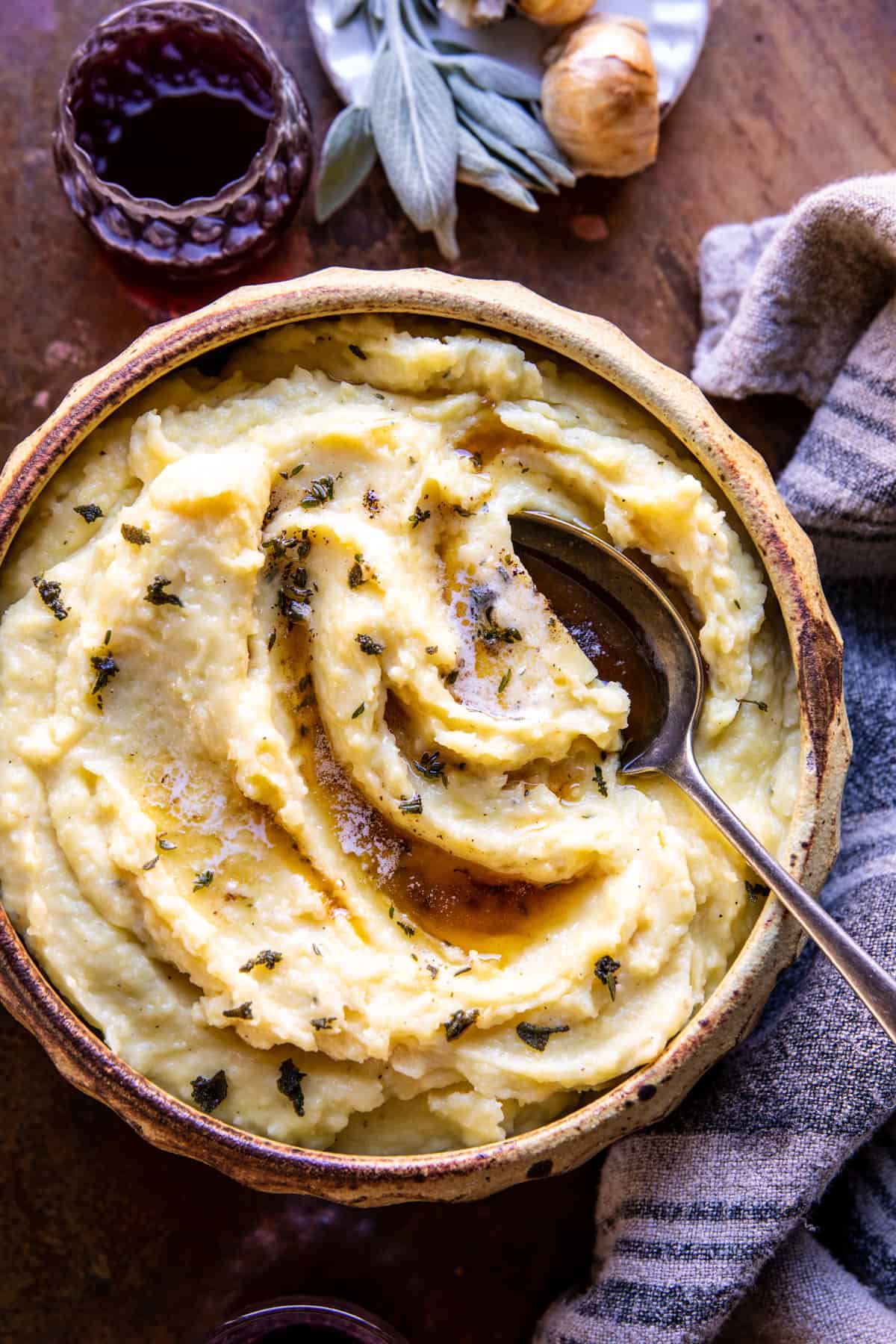 Make Ahead Roasted Garlic Mashed Potatoes | halfbkaedharvest.com