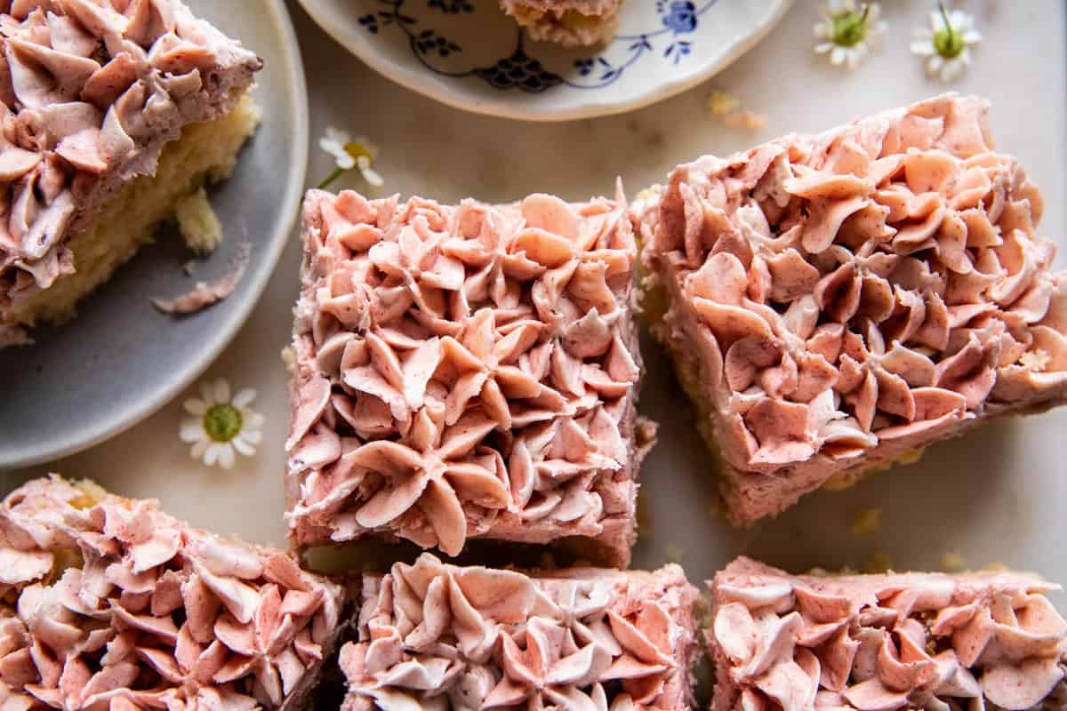 lemon cake with slices cut