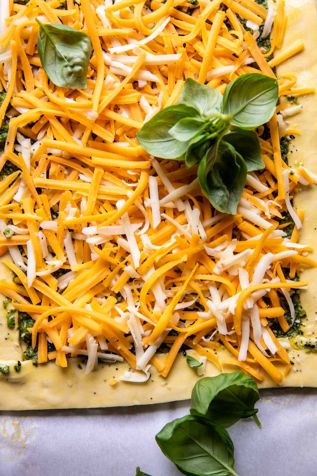 Heirloom Tomato Cheddar Tart with Everything Spice | halfbakedharvest.com