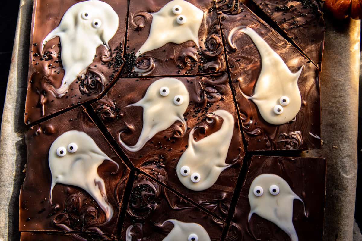 BOO! Chocolate Peanut Butter Bars | halfvakedharvest.com