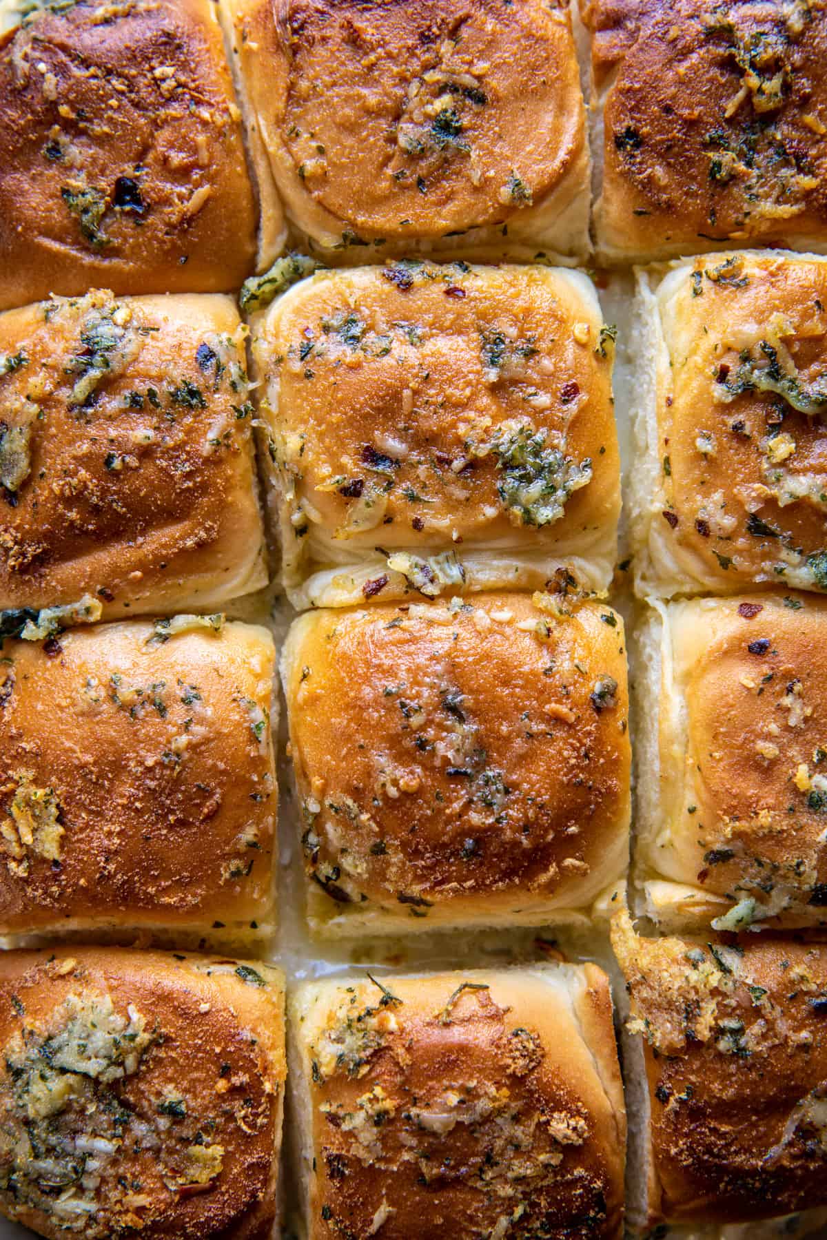 Pull Apart Garlic Butter Spinach and Artichoke Dip Sliders | halfbakedharvest.com