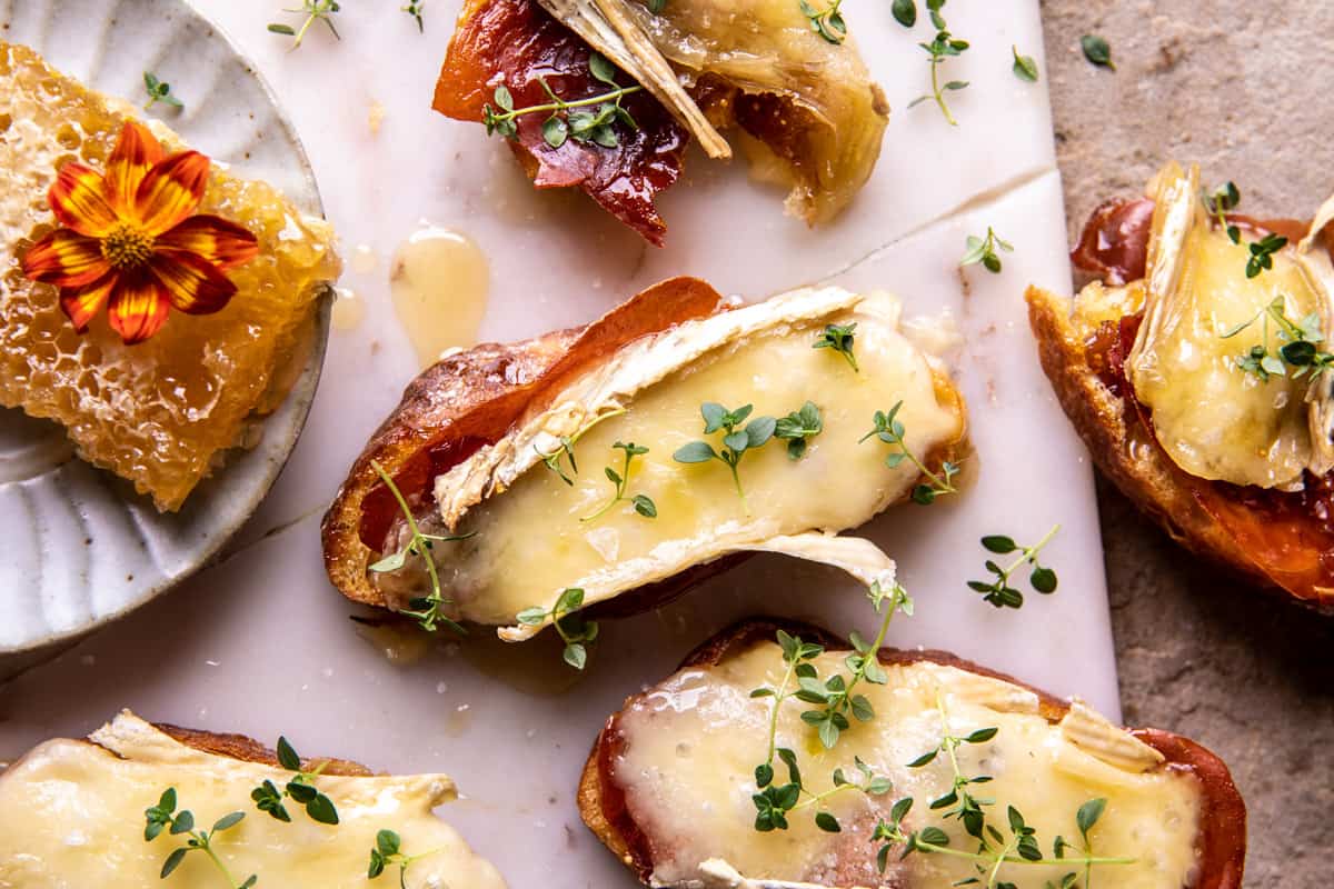 Baked Brie Crostini with Crispy Prosciutto | halfbakedharvest.com