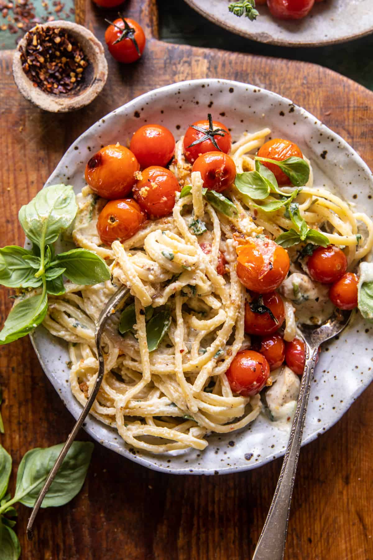 Charred Tomato Basil Chicken Florentine Pasta | halfbakedharvest.com