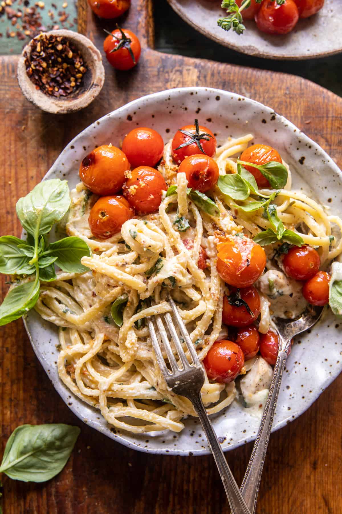 Charred Tomato Basil Chicken Florentine Pasta | halfbakedharvest.com