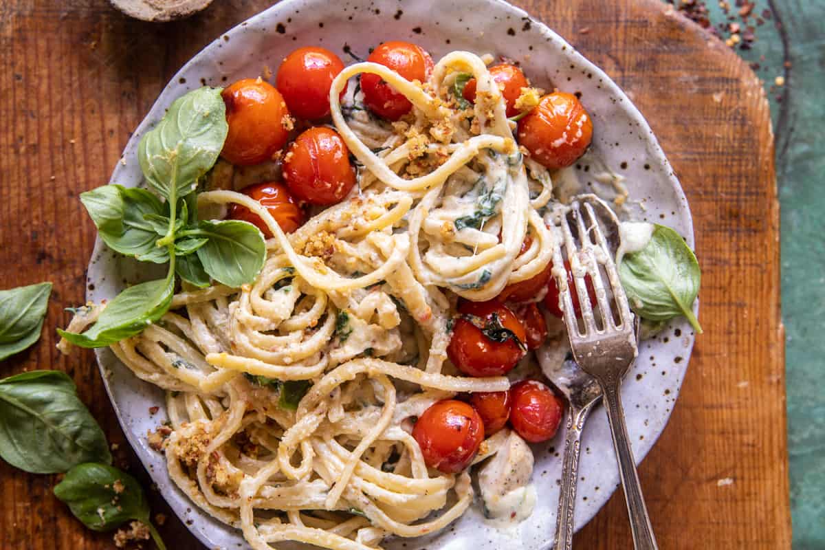Charred Tomato Basil Chicken Florentine Pasta | halfbakedharvest.com