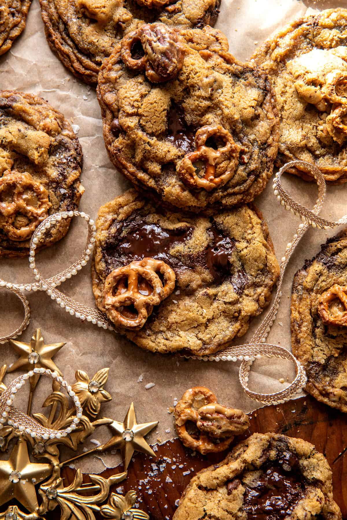 Salted Pretzel Praline Cookies | halfbakedharvest.com