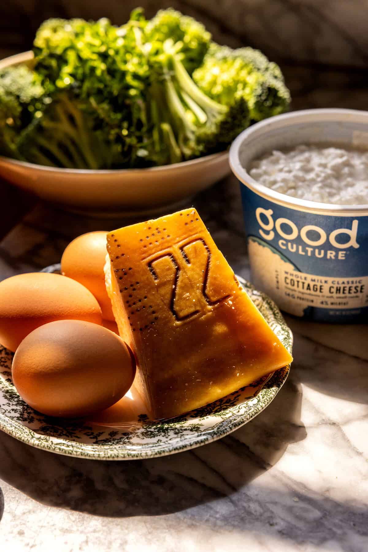 Broccoli Cheddar Spaghetti Casserole | halfbakedhavrest.com